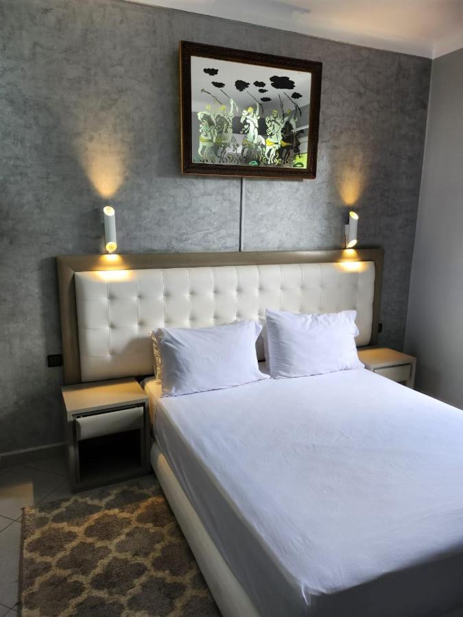 Amor Hotel فندق